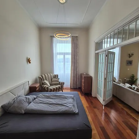 Luxury With Parliament View
